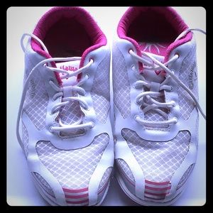 Callaway sneakers size 7.5
